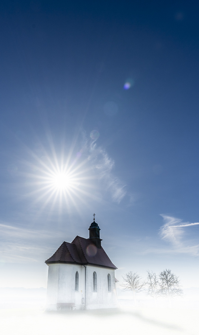 Haldenbergkapelle im Nebel