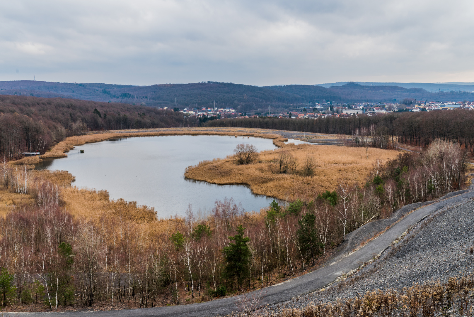 Haldenmotive, hier: der Kohlbachweiher auf der Halde Göttelborn/Saar