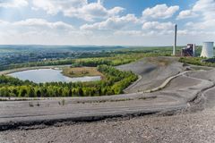 Haldenmotive, hier: Frühlingsbeginn auf der Halde Göttelborn