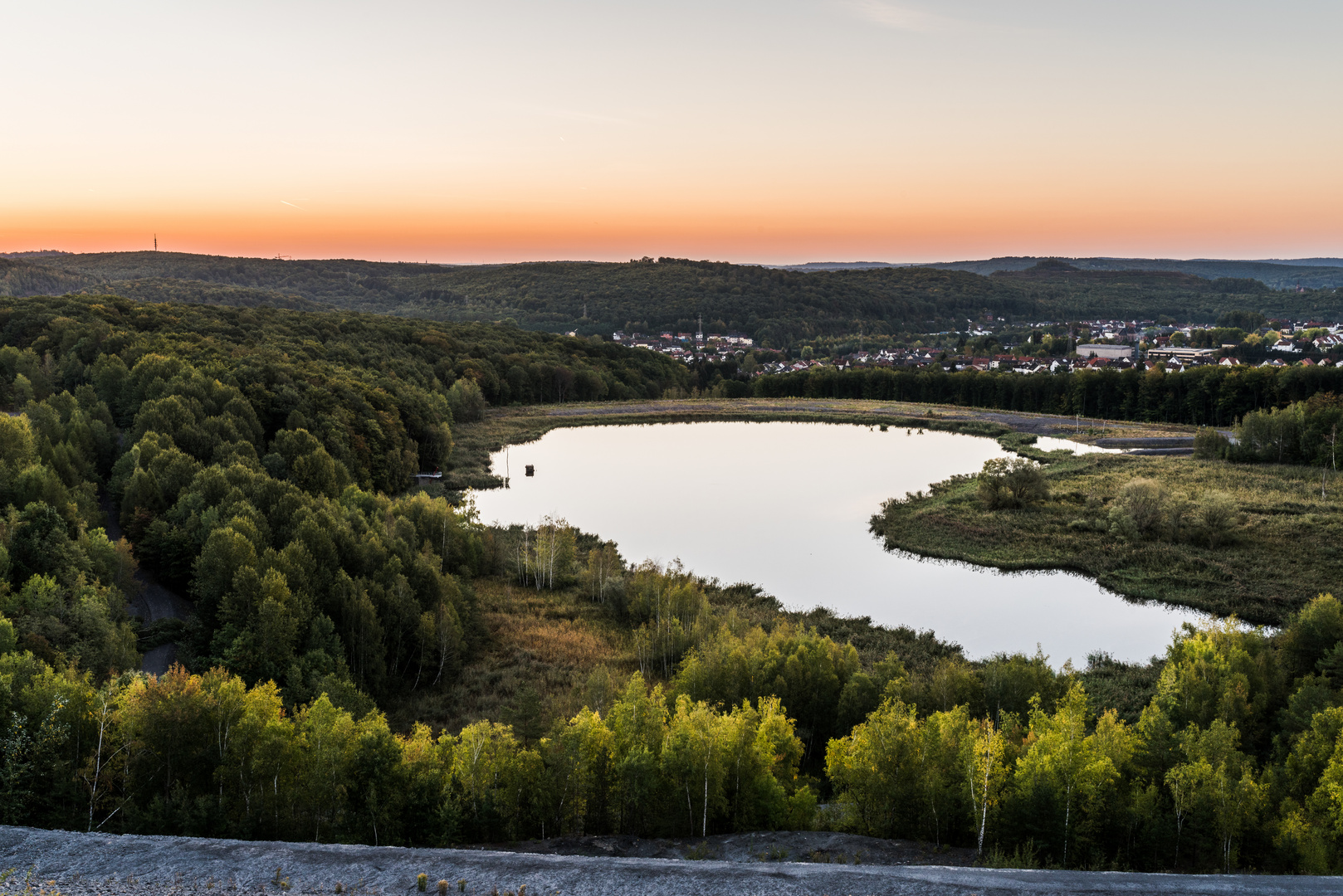 Haldenmotive, hier: Sonnenaufgang auf der Halde Göttelborn