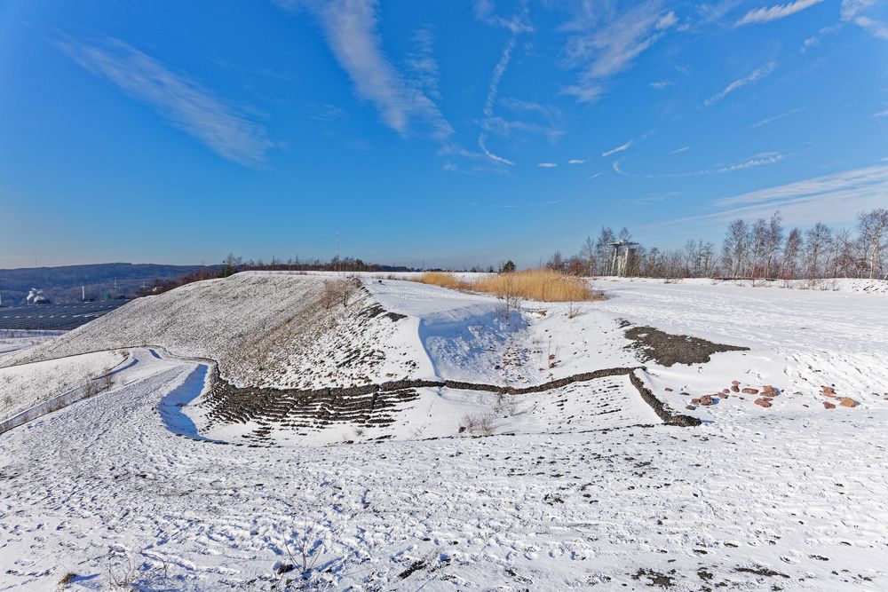 Haldenmotive, hier: Winterimpressionen auf dem Plateau der Bergehalde Göttelborn/Saar