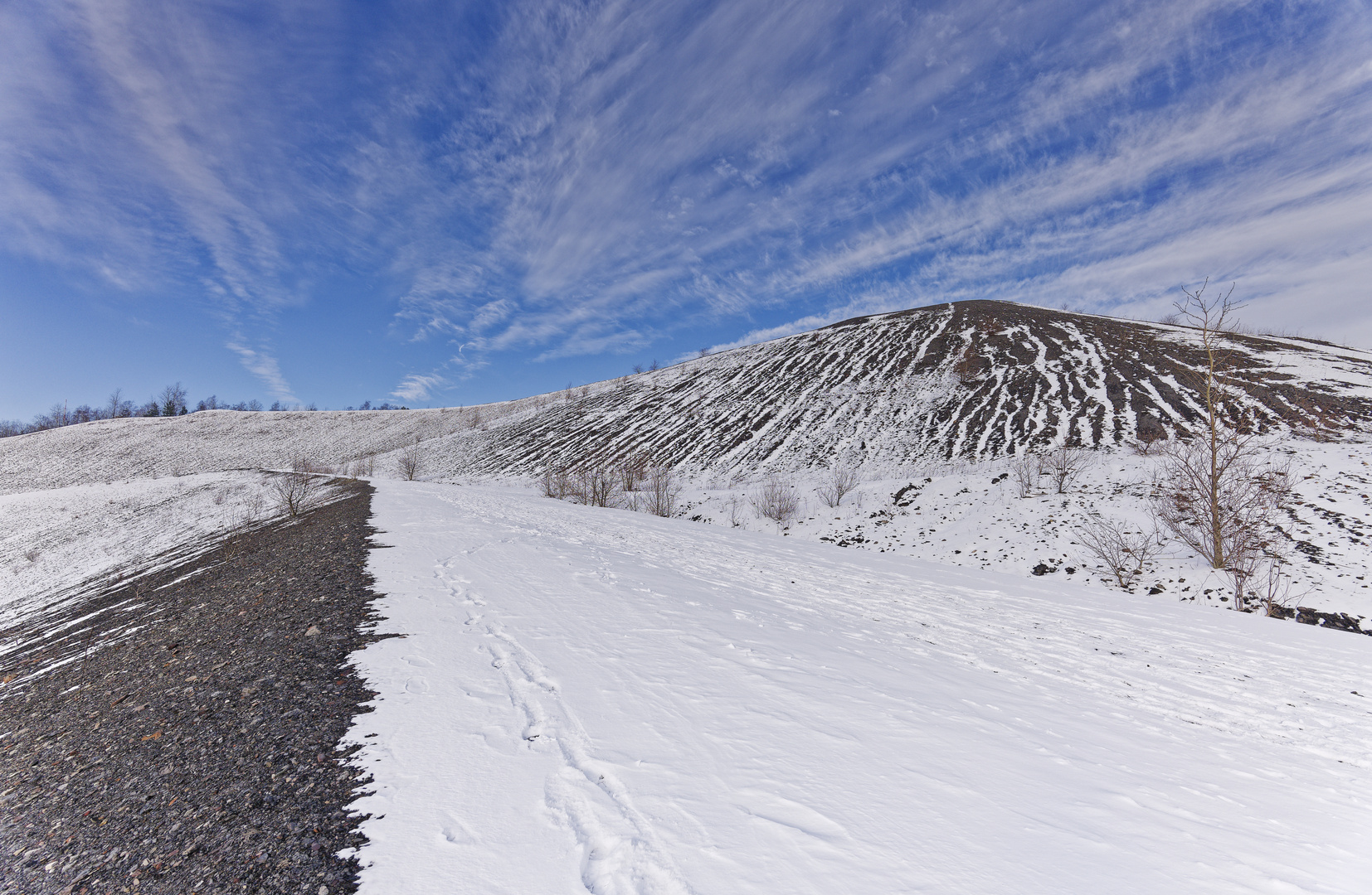 Haldenmotive, hier: Winterimpressionen auf der Bergehalde Göttelborn/Saar (10)