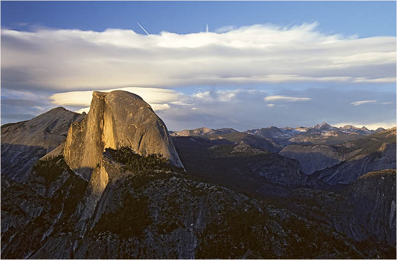 Half Dome im letzten Sonnenlicht ...