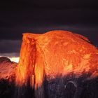 Half Dome in rot.