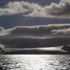 Half Moon Island steigt aus dem Meer