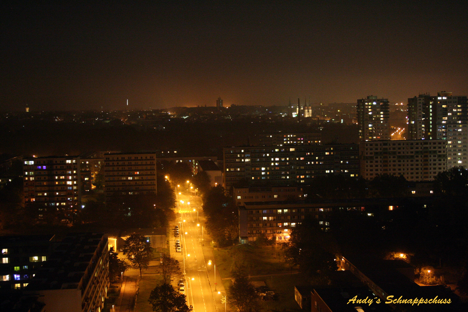 Halle/ Saale bei Nacht