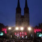 Halles OPEN AIR Konzertsaal hinter den Blauen Türmen zur Blauen Stunde