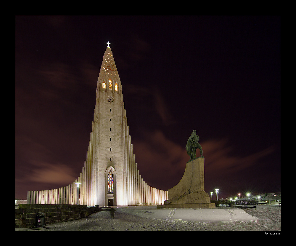 Hallgrímskirkja @ Night