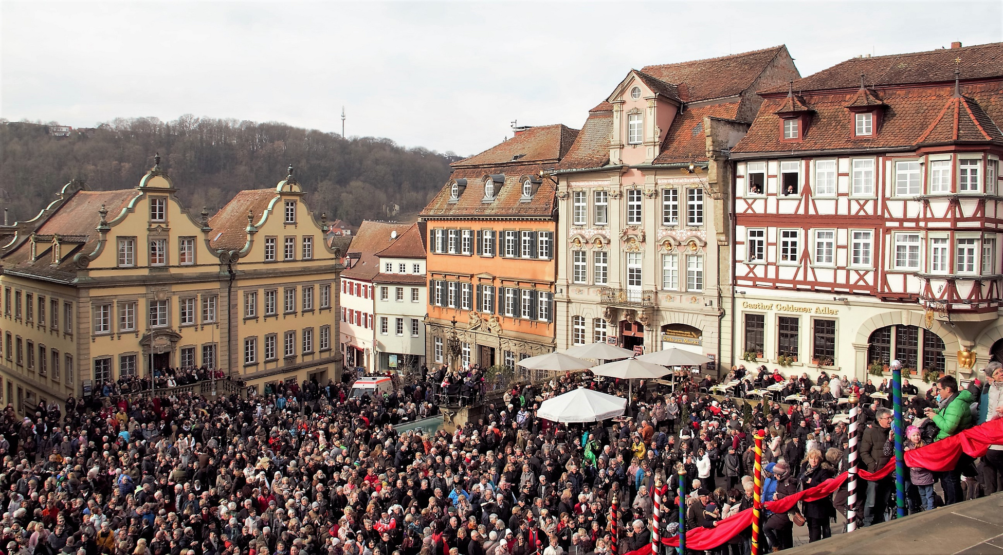 Hallia Venezia -warten auf die die  farbenfrohen Masken und Gewänder-