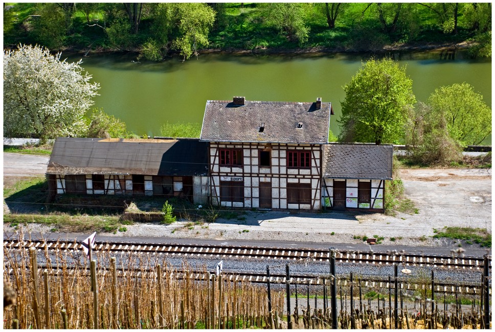 Hallo Altes Haus Foto Bild Architektur Bahnhofe Gleise