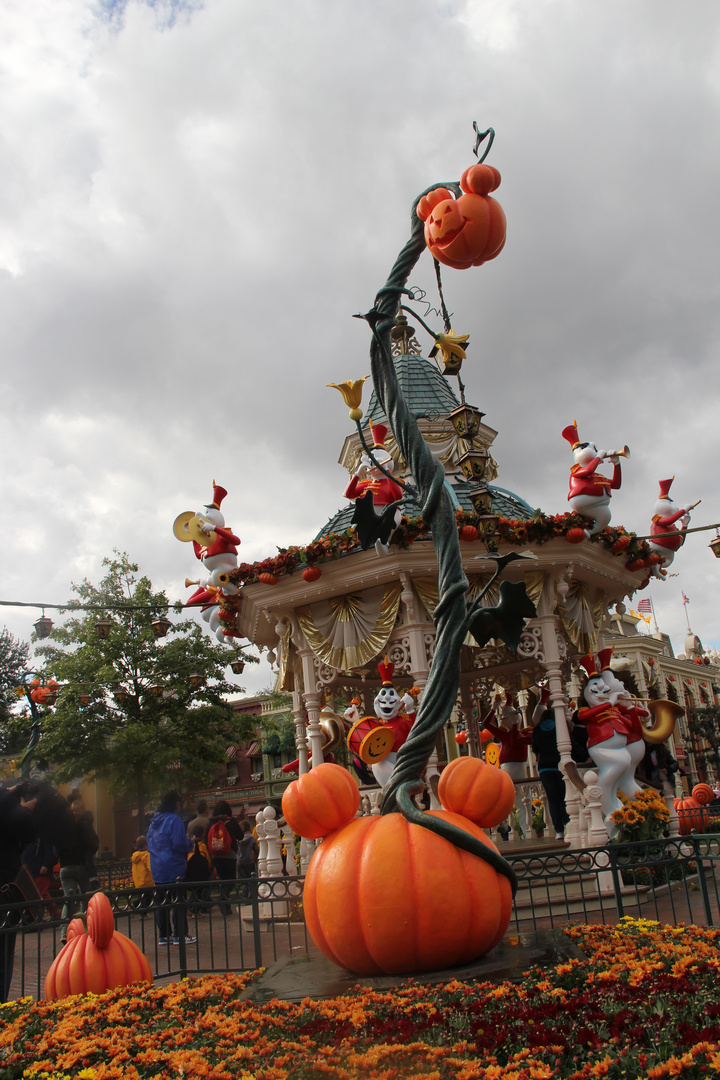 Halloweendeko Disneyland Paris 2012