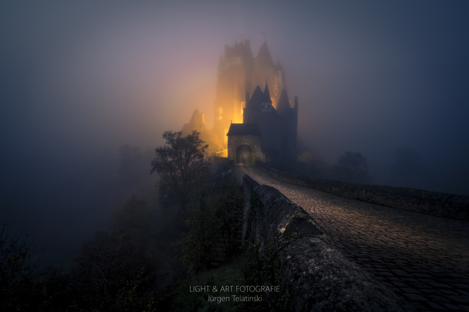 Halloweenmorgen an der Burg Eltz