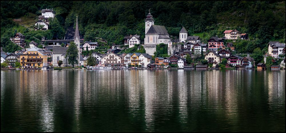 Hallstadt vom See aus gesehen.