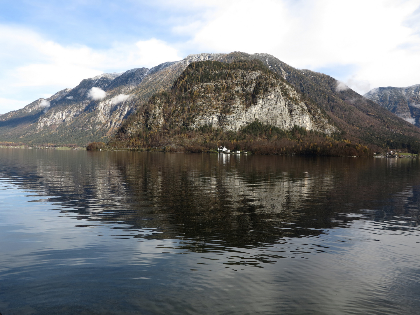 Hallstätter See im Herbst