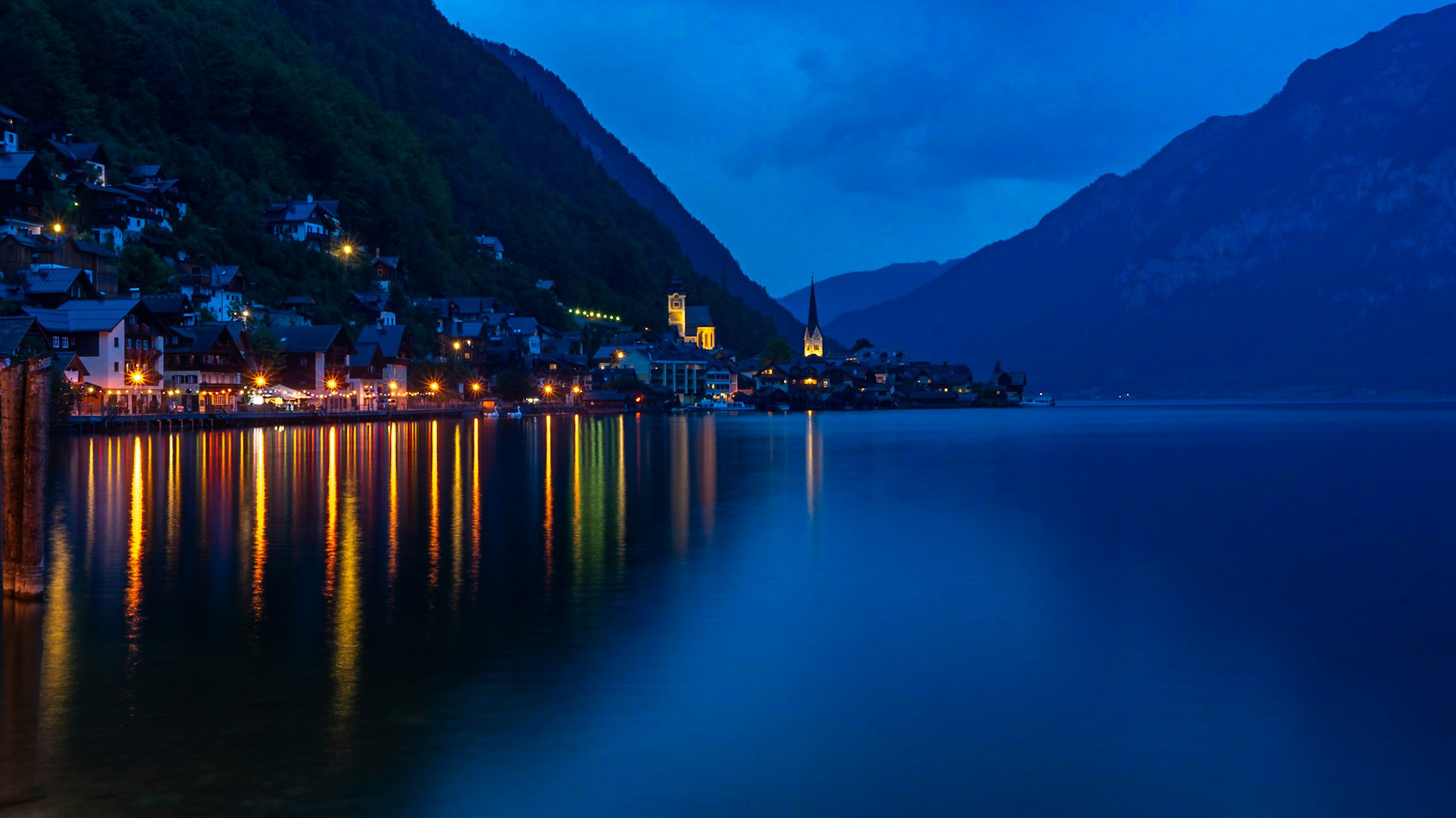 Hallstatt by Night 