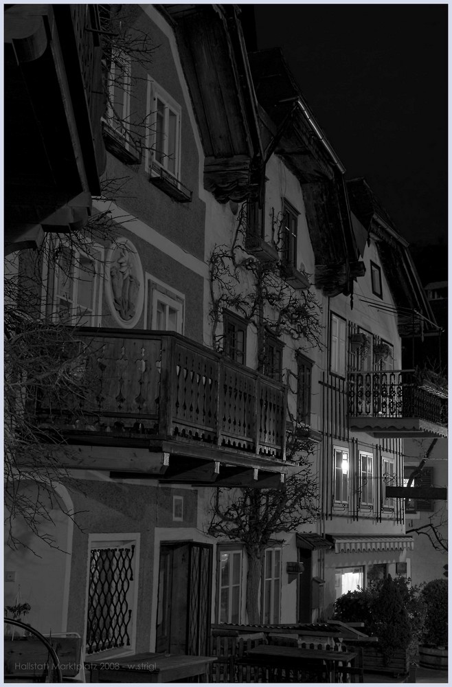 Hallstatt Häuser bei Nacht