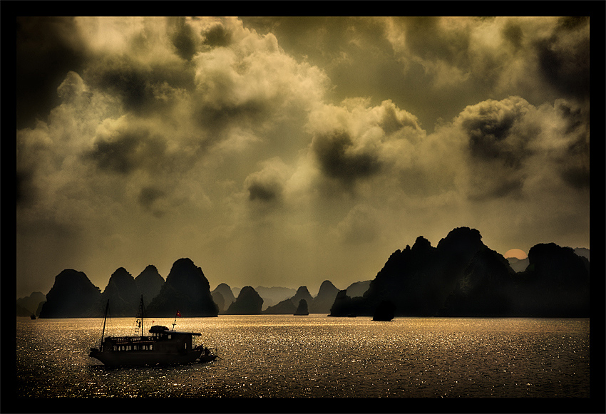 halong bay