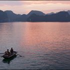 Halong Bay am Abend