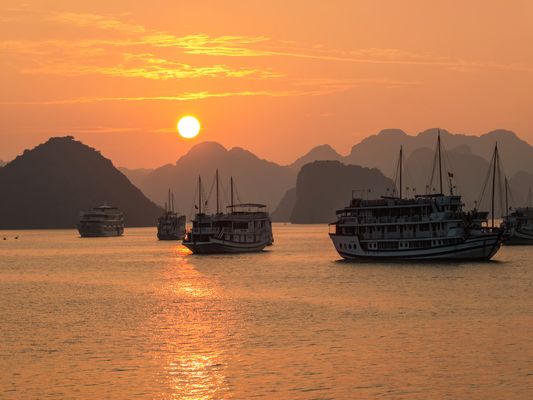 Halong-Bucht am Abend