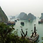 Halong Bucht - Am Eingang zur Höhle Hang Thien Cung