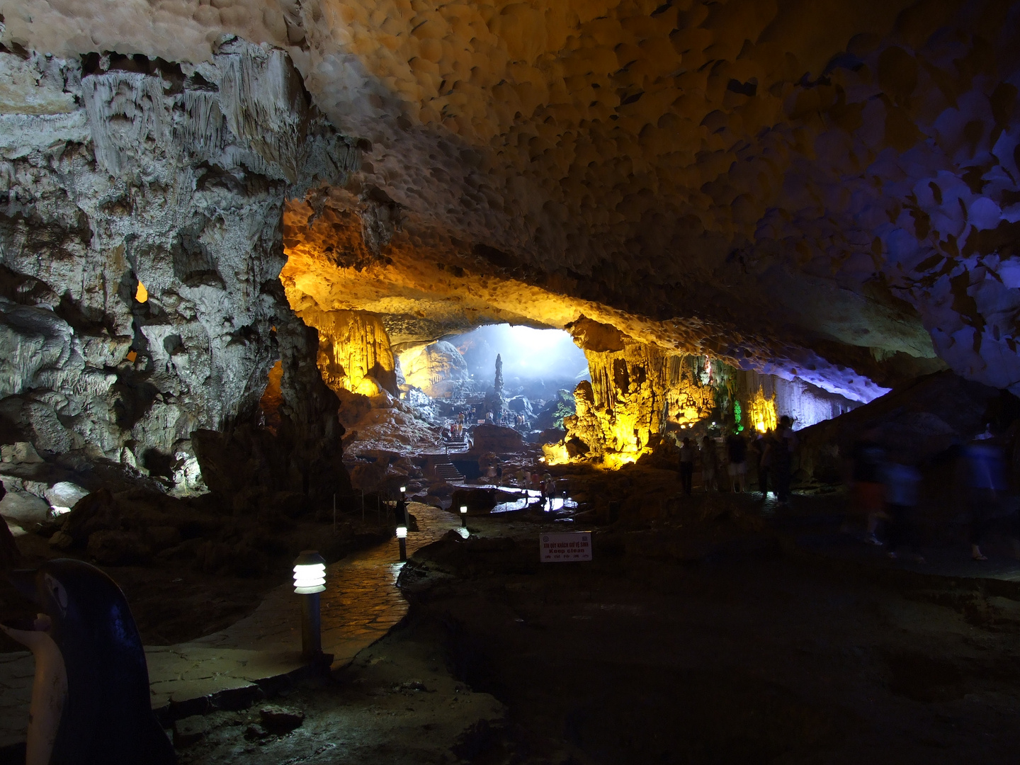 Halong Bucht - Ha Sung Sot Grotte