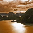 Halong Bucht in Abendstimmung