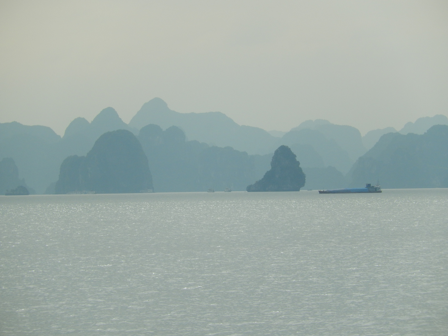 HaLong im Nebel