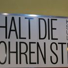 Halt die Ohren steif!