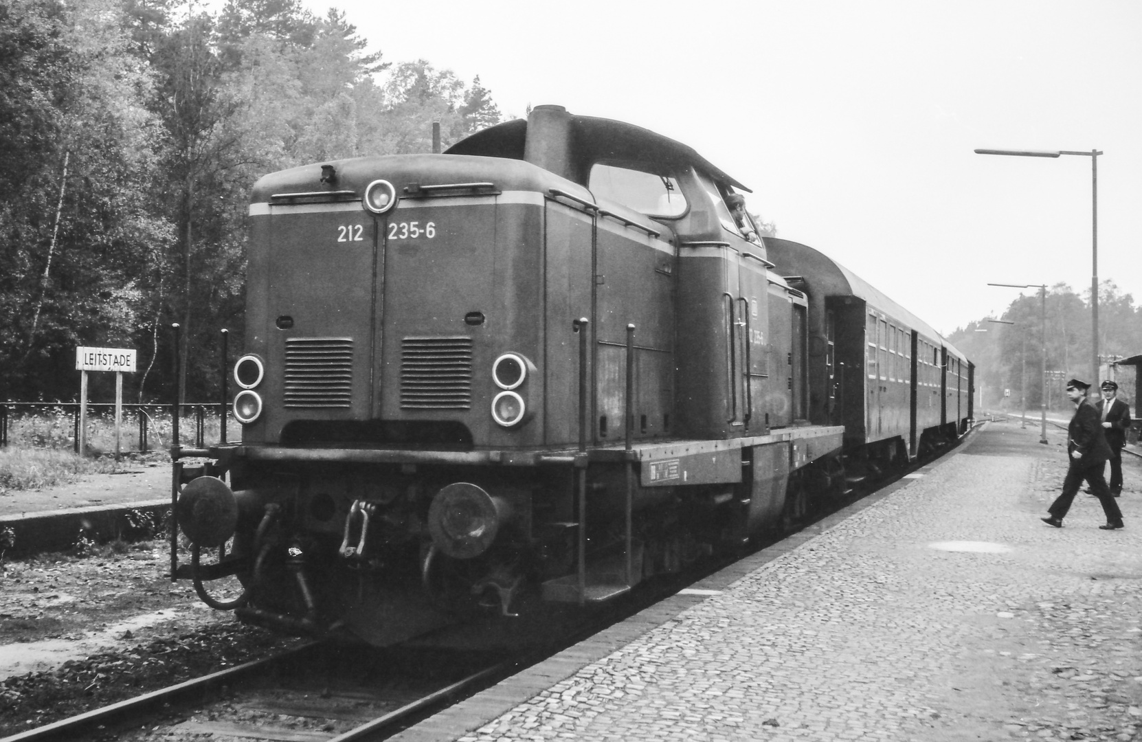 halt-in-leitstade-foto-bild-eisenbahn-bundesbahn-212-bilder-auf