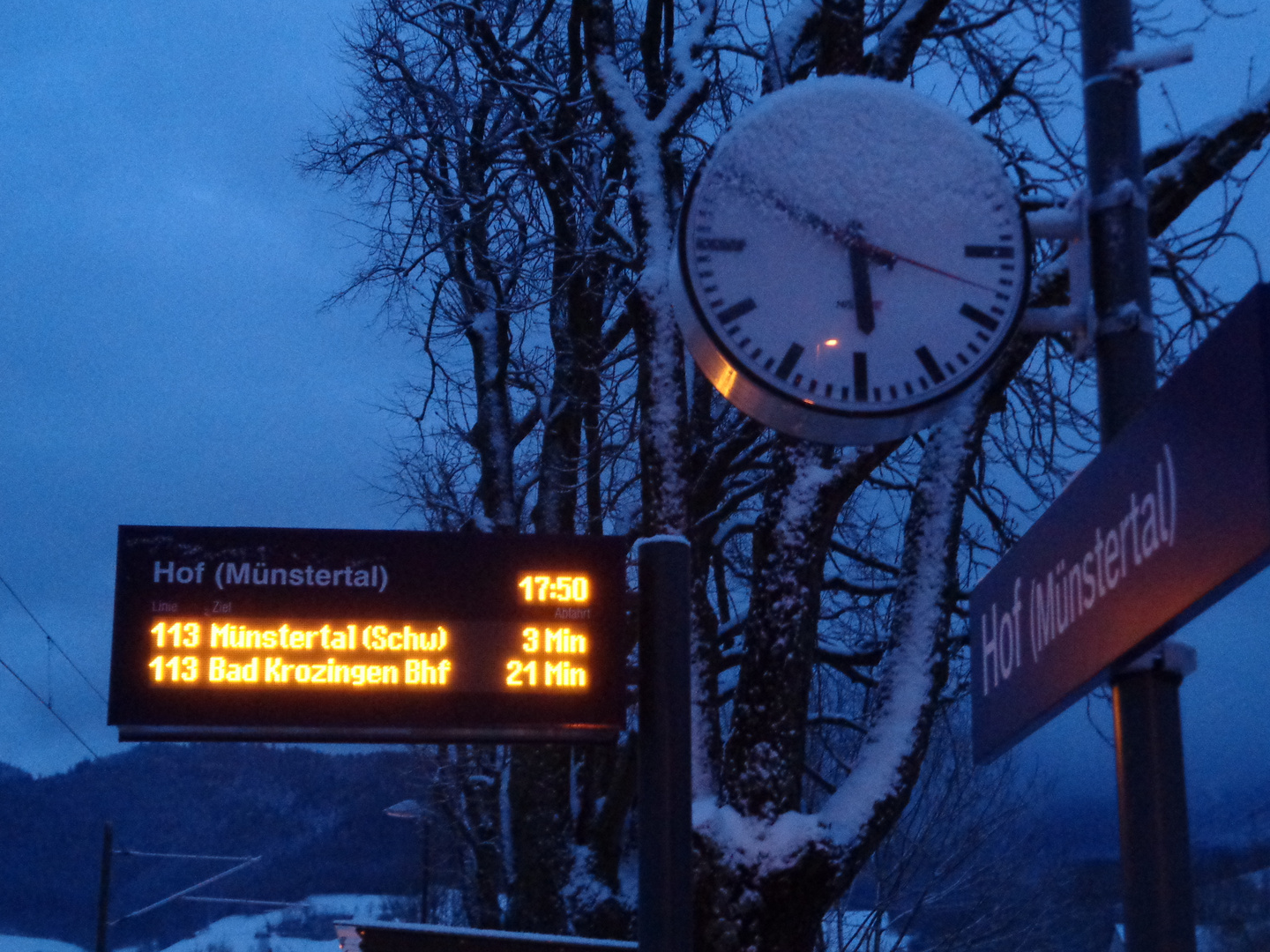 Haltepunkt Hof/Münstertal um 17.49 Uhr und 18 Sekunden