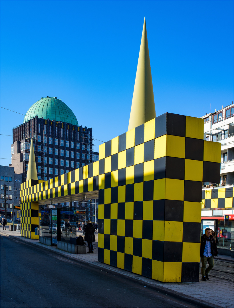 Haltestelle vorm Anzeiger Hochhaus, Hannover