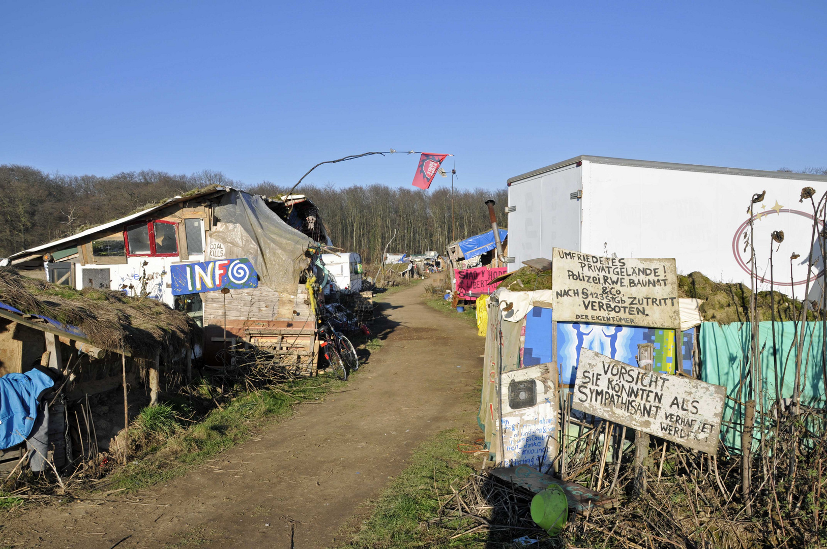 hambach berufsdemo im wald und wiese