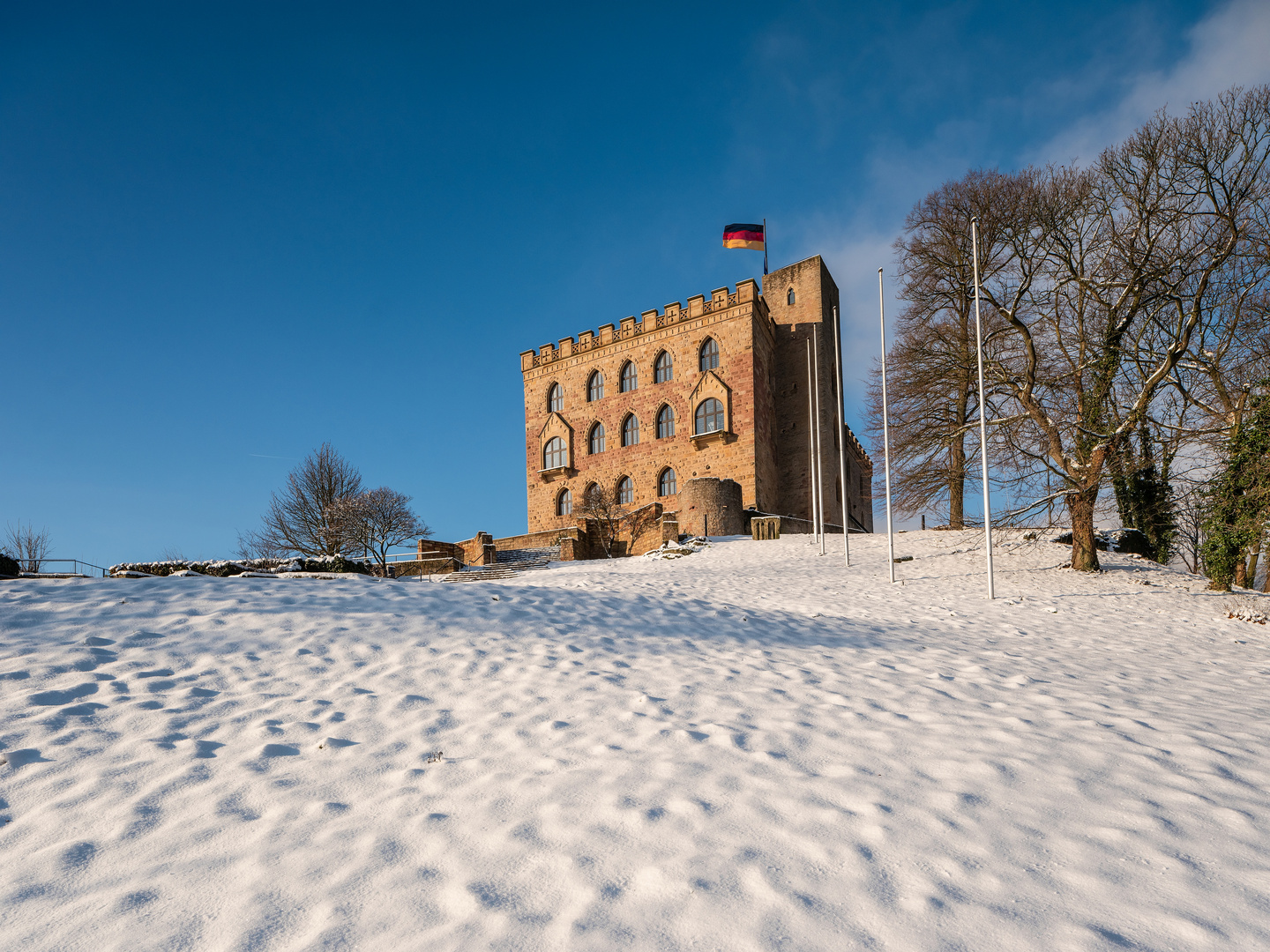 Hambacher Schloss im Schnee