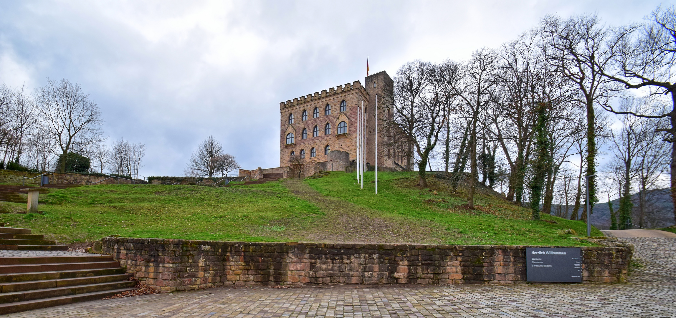 Hambacher Schloss - Wiege der deutschen Demokratie 