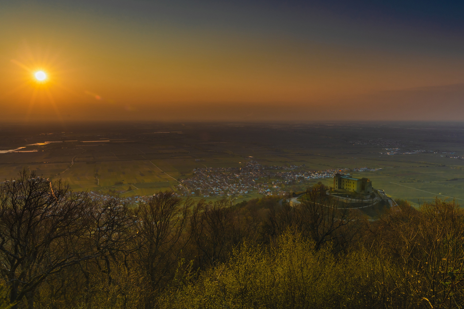 Hambacherschloß_Sonnenaufgang