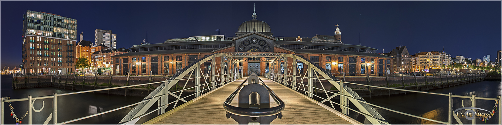 Hambug Landungssteg Fischauktionshalle