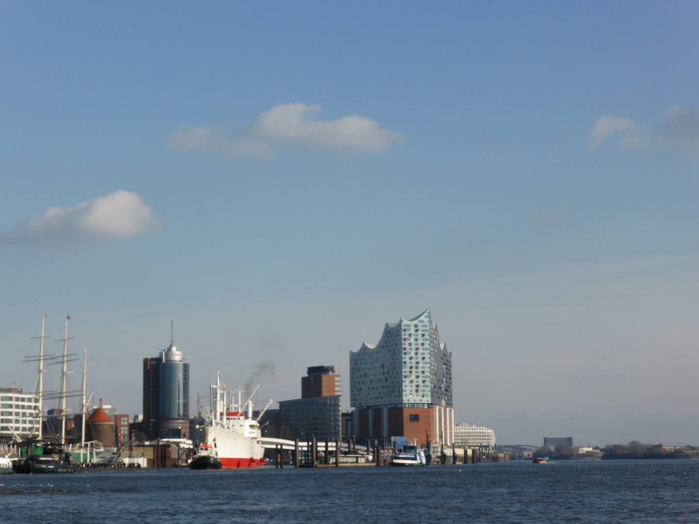 Hamburg (2) - Hafen mit Elbphilharmonie