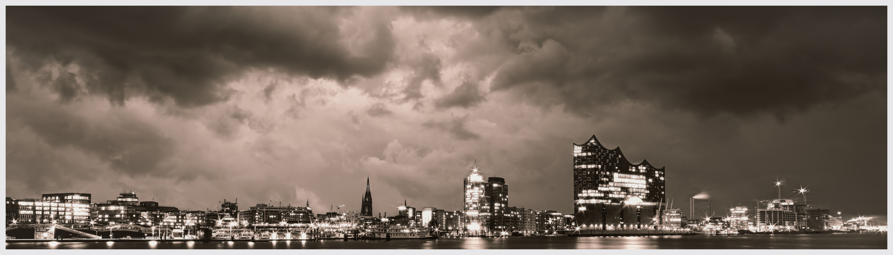 Hamburg #37 (Hafen-Panorama mit Elbhi)