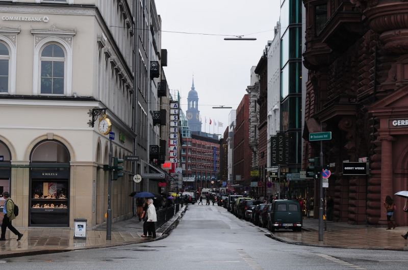 Hamburg 8° Regen die Welt steht still... (Rantanplan)