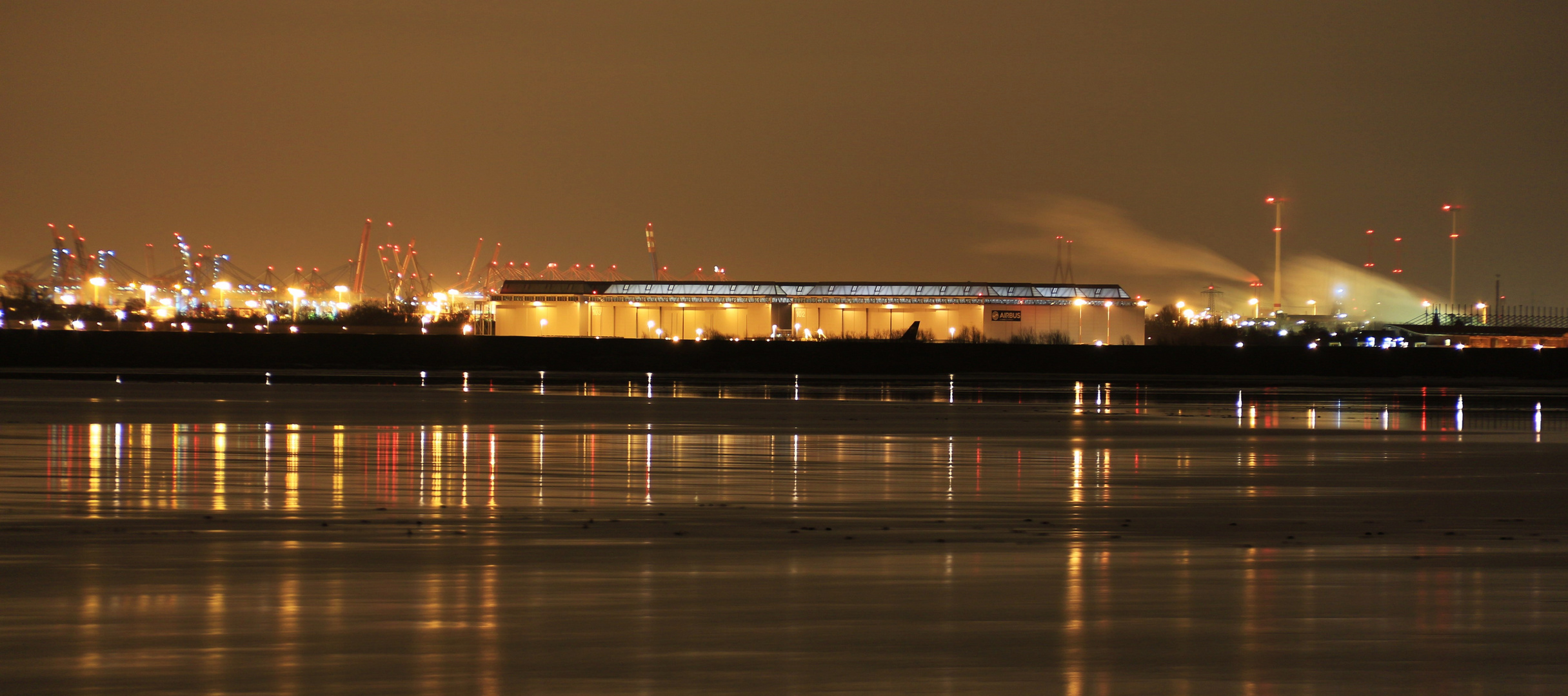 Hamburg — Airbus am Süßwasserwatt