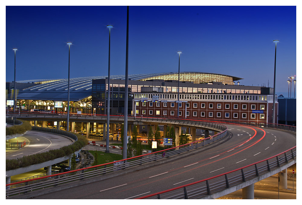 Hamburg Airport Foto & Bild architektur, architektur bei nacht