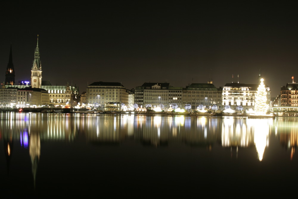 Hamburg Alster bei Nacht