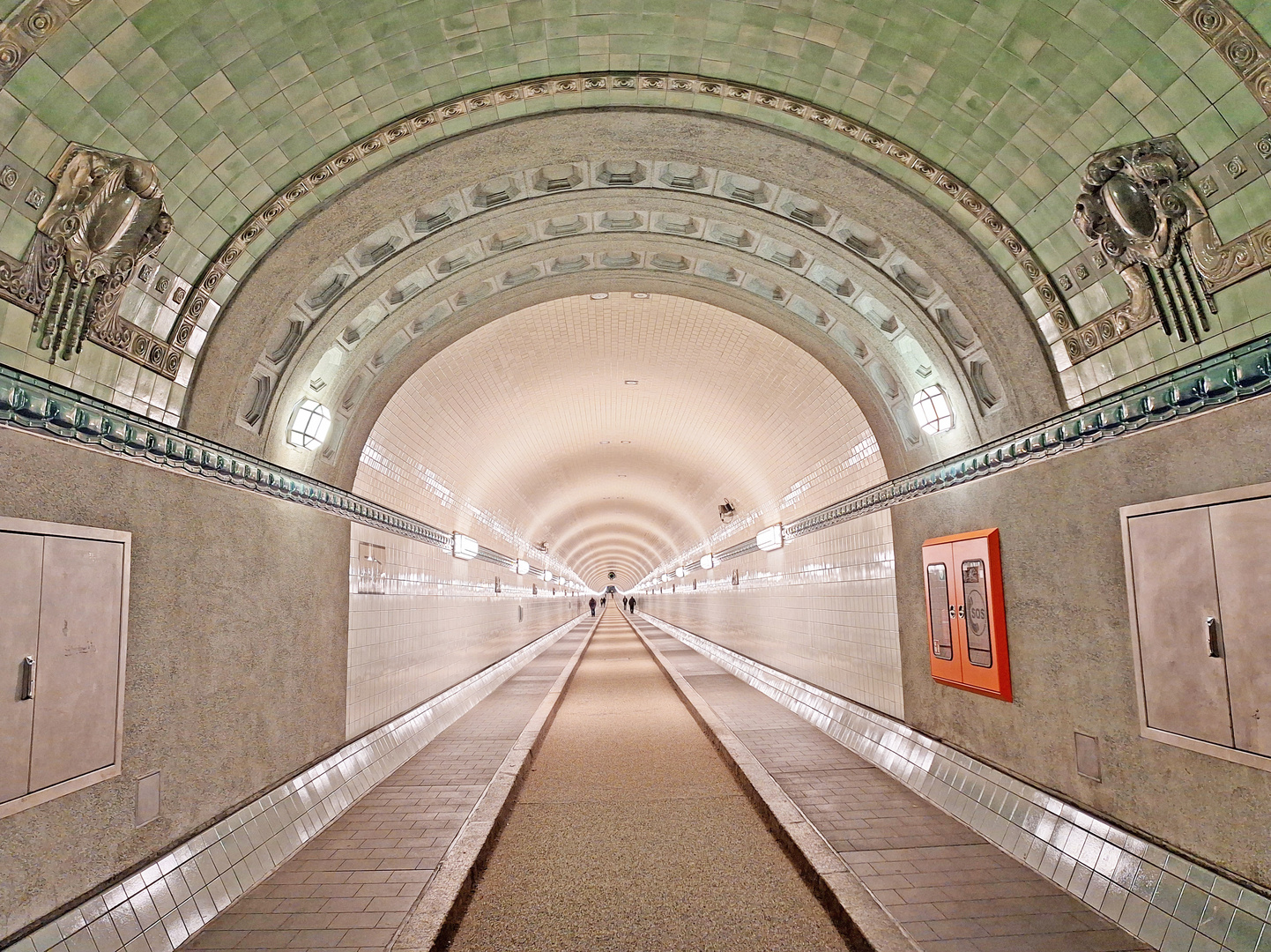 Hamburg - alter Elbtunnel