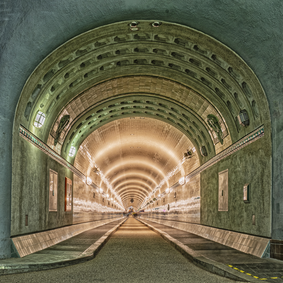 Hamburg. Alter Elbtunnel.