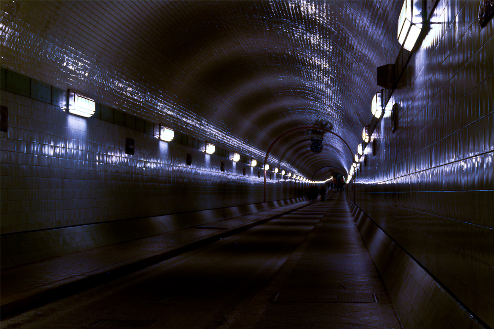 - Hamburg alter Elbtunnel -