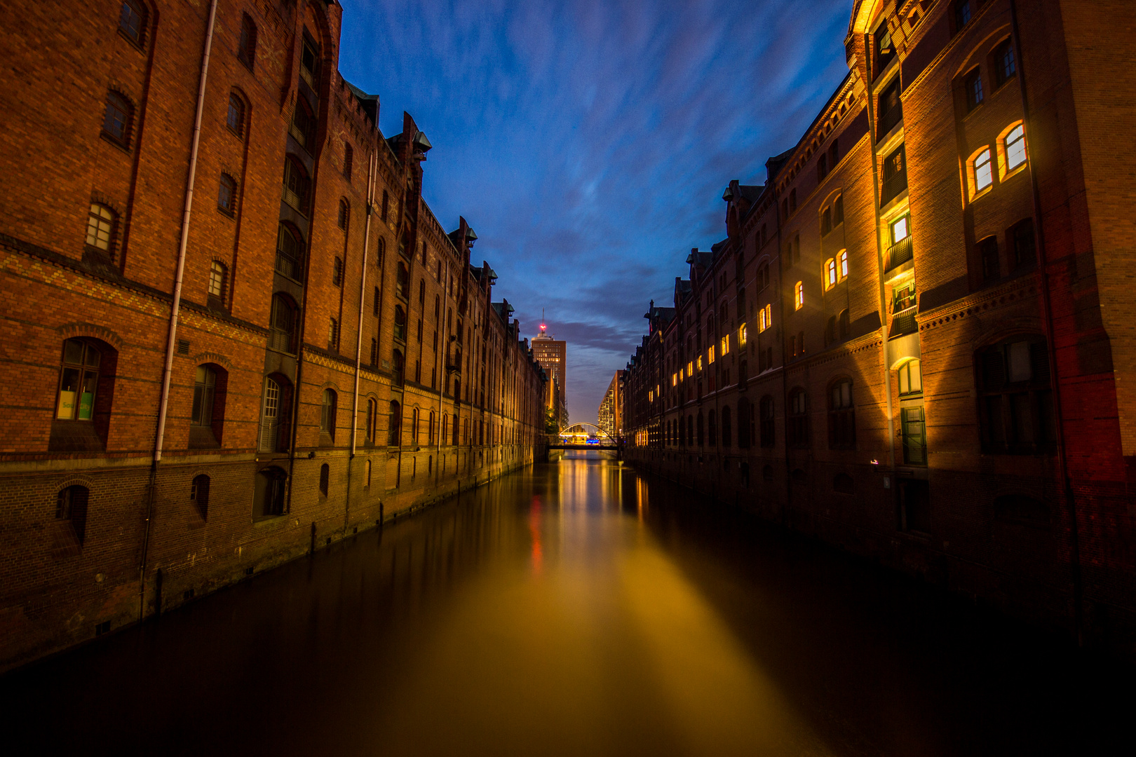 Hamburg Altstadt in der Blauen Stunde