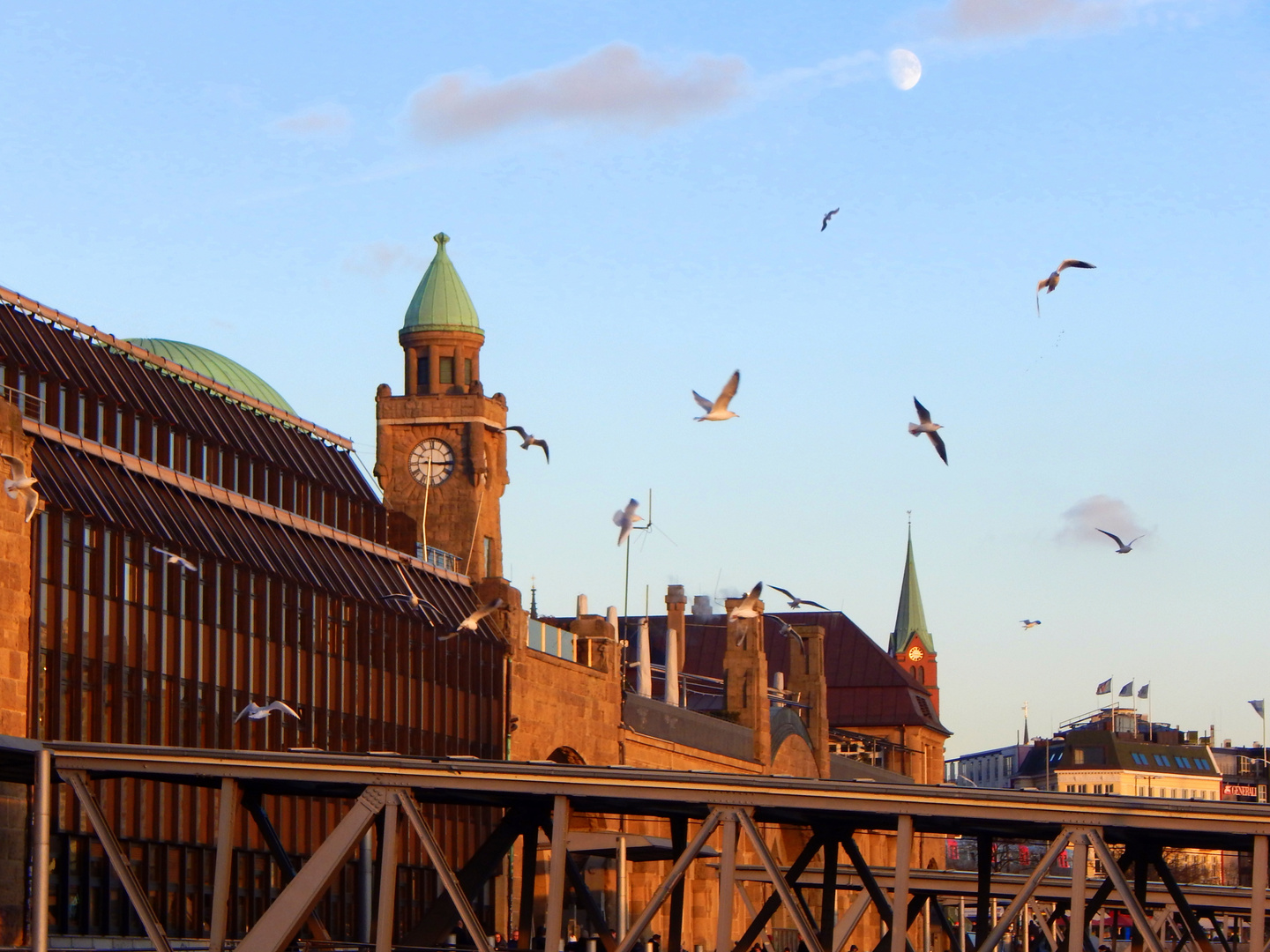 Hamburg - An den Landungsbrücken