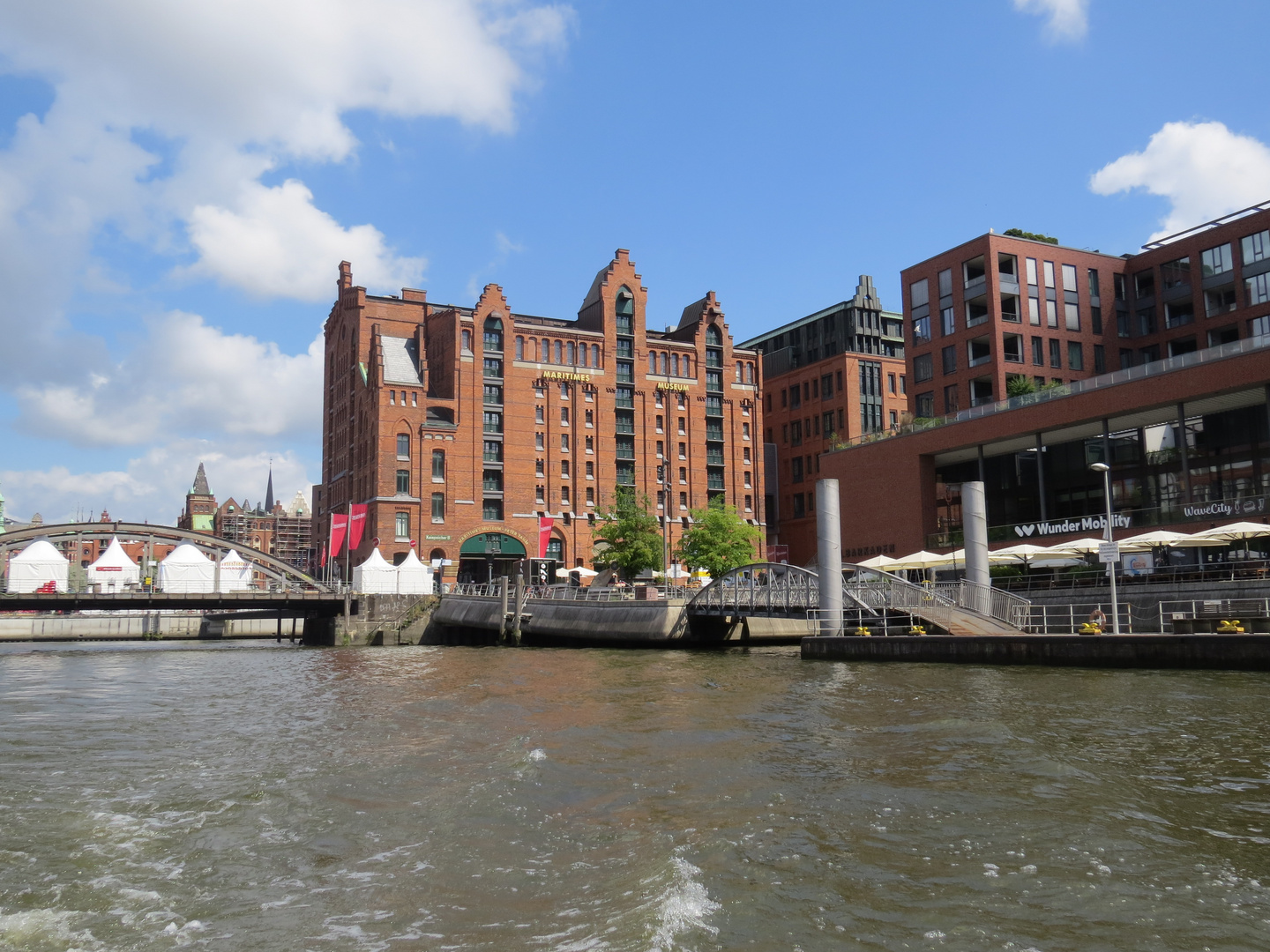 Hamburg ansichten vom Wasser aus