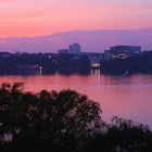 Hamburg, Außenalster im Rotlicht.