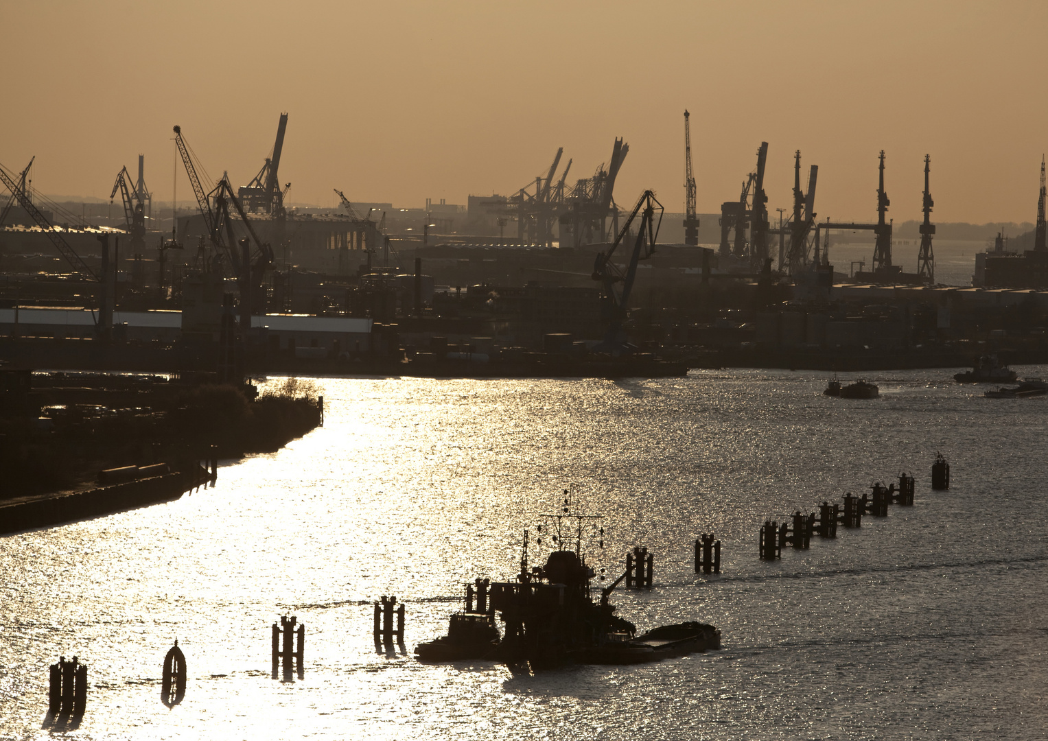 Hamburg, bei den Elbbrücken